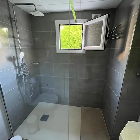 Alexia Aqua Direct Pool Access 2br 9min To Sea 5 Min To Town At1833 *
