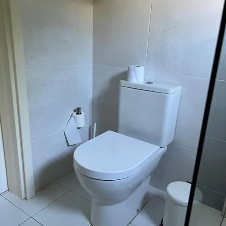 Alexia Aqua Direct Pool Access 2br 9min To Sea 5 Min To Town At1833 *