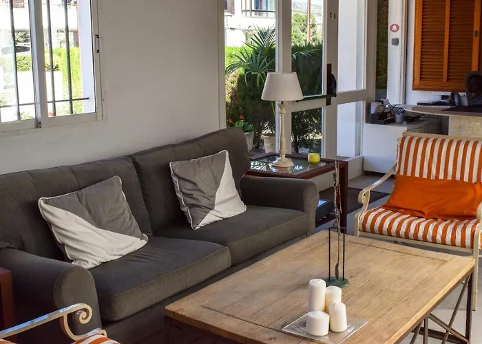 Alexia Aqua Direct Pool Access 2br 9min To Sea 5 Min To Town At1833 Apartment