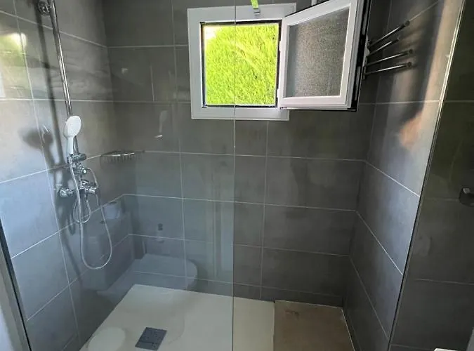 Alexia Aqua Direct Pool Access 2br 9min To Sea 5 Min To Town At1833 *