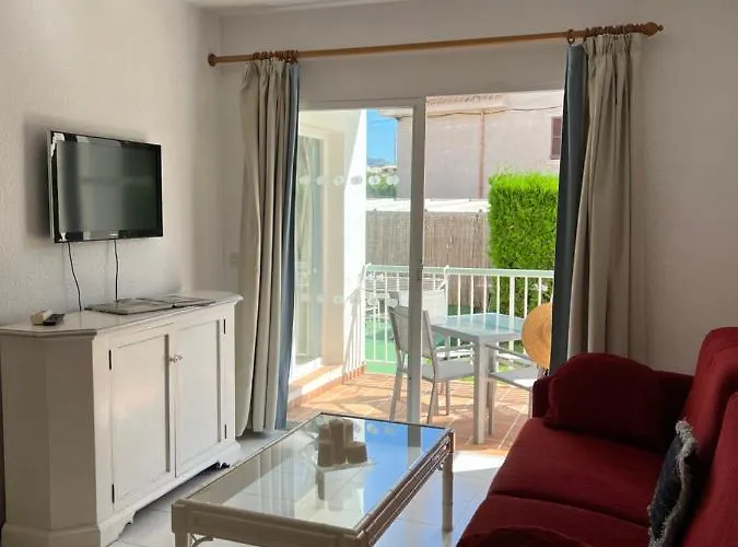 Daire Alexia Aqua Direct Pool Access 2br 9min To Sea 5 Min To Town At1833