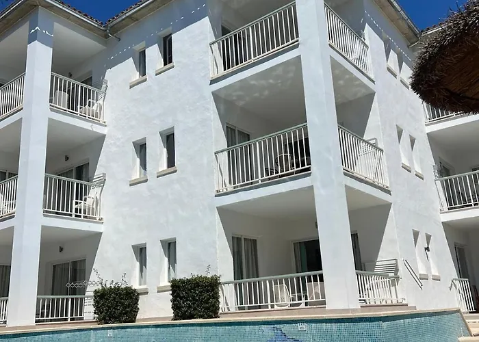 Alexia Aqua Direct Pool Access 2br 9min To Sea 5 Min To Town At1833 Apartment *